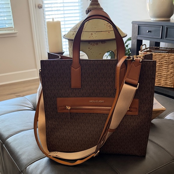 Michael Kors Dark Brown and Tan Crossbody - Picture 2 of 4